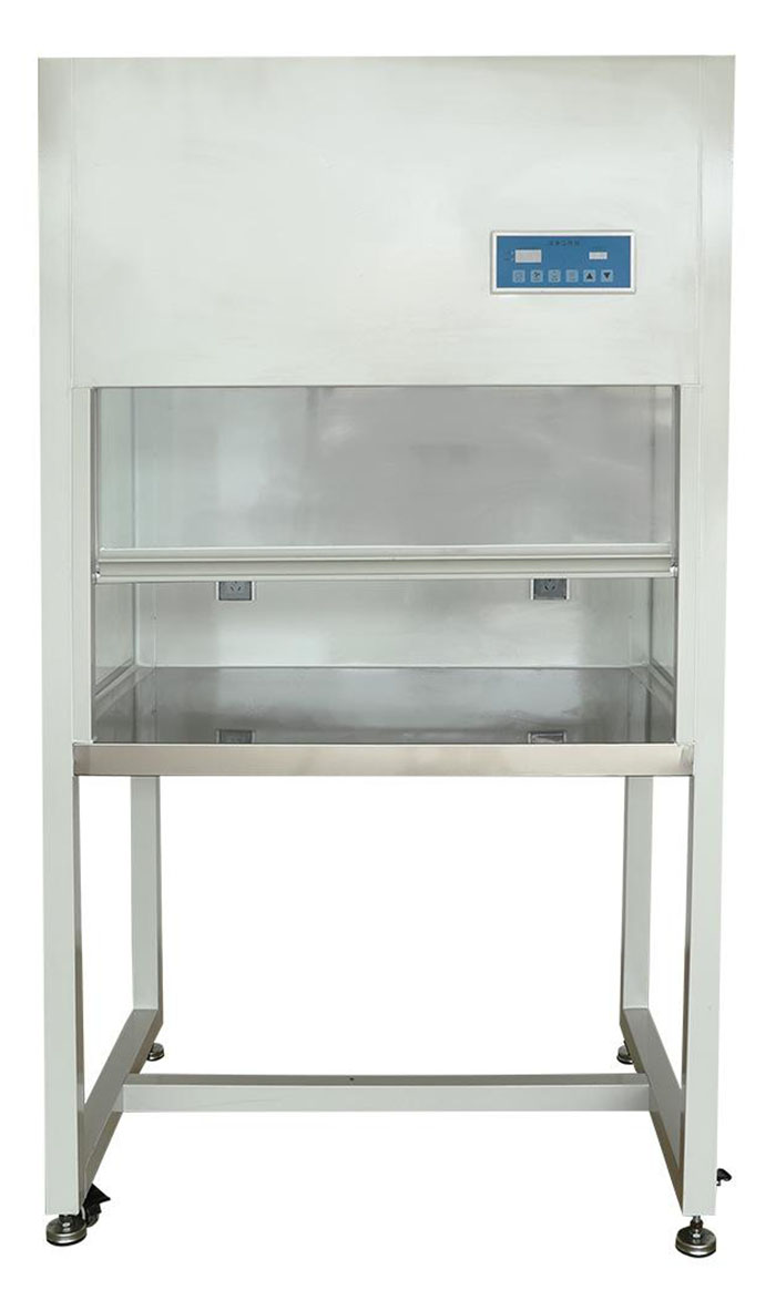 垂垂直流超凈工作臺(tái)又叫垂直流潔凈工作臺(tái)、凈化工作臺(tái)、無菌工作臺(tái)等。