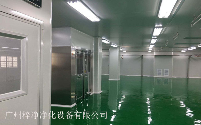 風淋室安裝在潔凈室入口是確保潔凈室、提高工作效率和保障人員安全的重要措施。 風淋室安裝在潔凈室入口是確保潔凈室、提高工作效率和保障人員安全的重要措施。