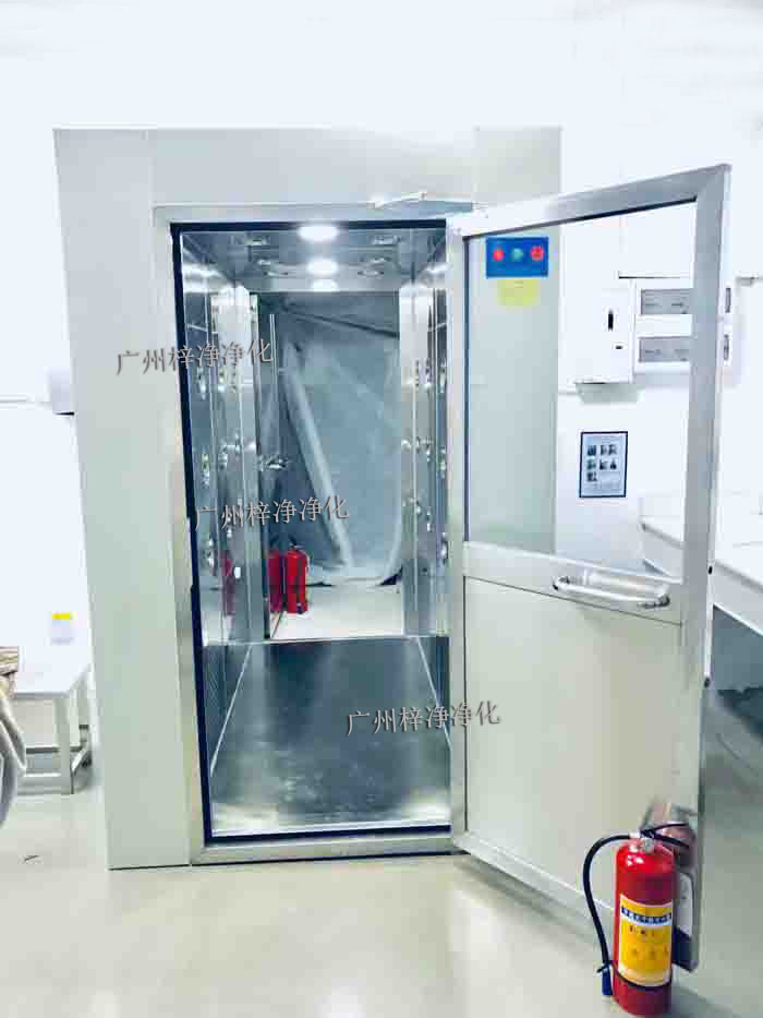風淋室作為一種重要的空氣凈化設備 風淋室作為一種重要的空氣凈化設備