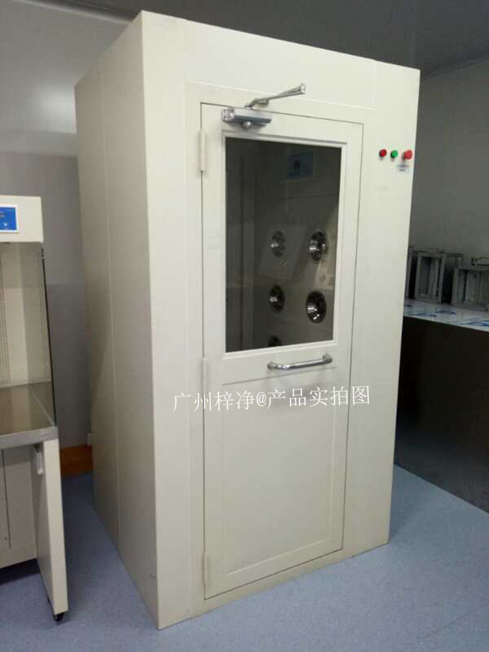 風(fēng)淋室運(yùn)行過程中產(chǎn)生的噪音可能會(huì)對(duì)操作人員造成不適，影響工作效率。