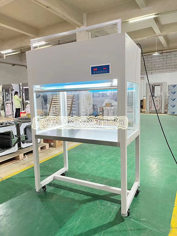 潔凈工作臺是廣泛應用于科研、制藥、生物工程等領域的潔凈設備