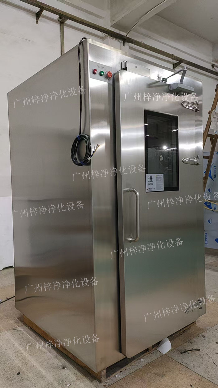  高端滿(mǎn)焊接風(fēng)淋室的詳細(xì)介紹